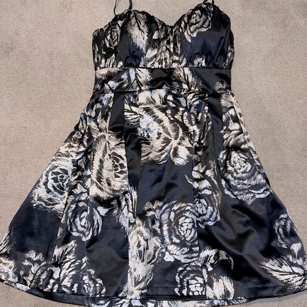 Guess dress size 9